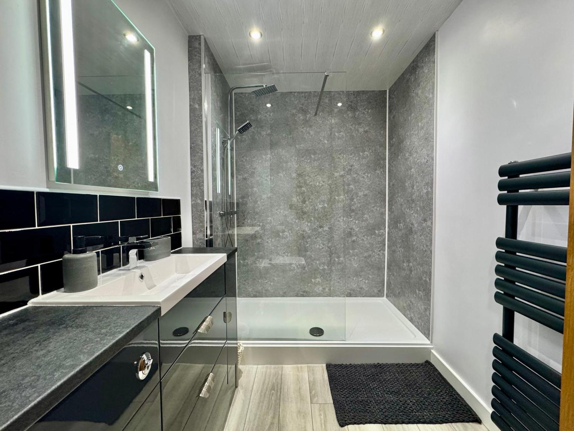 Lagoon View - Sea View- Pet Friendly - 2 Bed Apt - En-Suite Trearddur Exterior foto